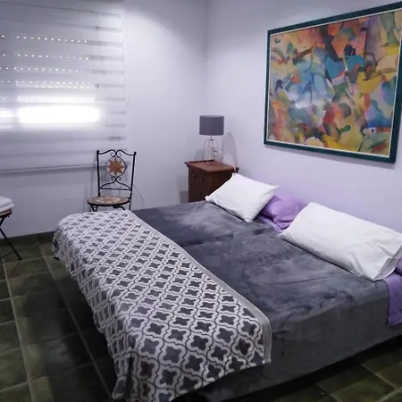Private - Airport Habitación en casa particular Sant Boi de Llobregat